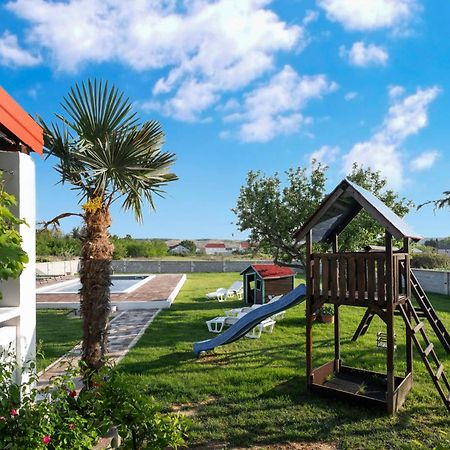 House Rose With Garden And Pool Ljubač Exterior foto