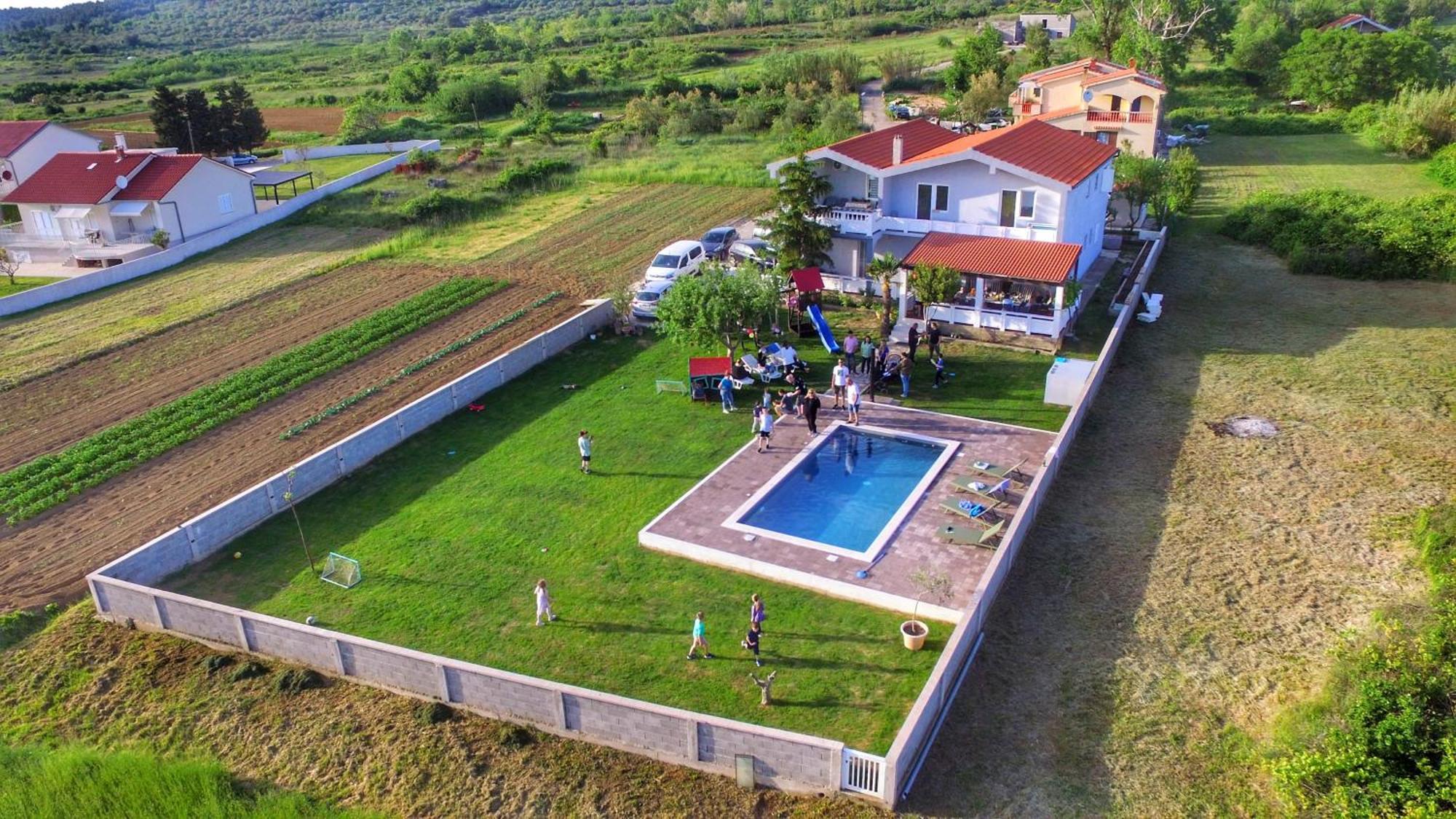 House Rose With Garden And Pool Ljubač Exterior foto