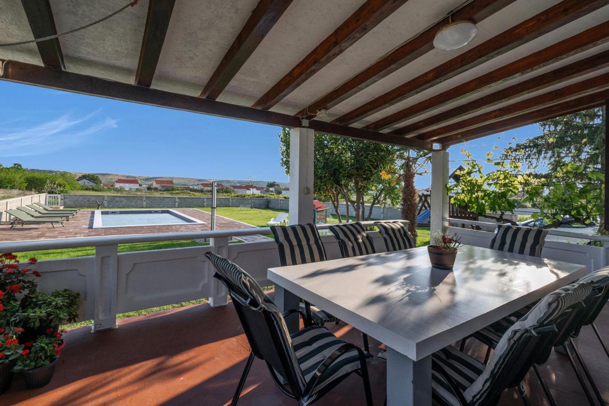 House Rose With Garden And Pool Ljubač Exterior foto