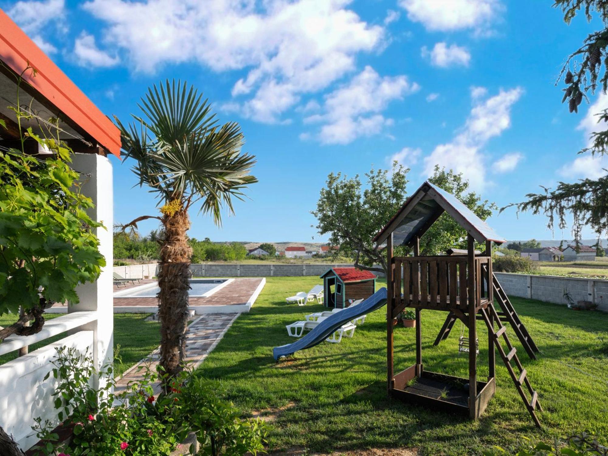 House Rose With Garden And Pool Ljubač Exterior foto